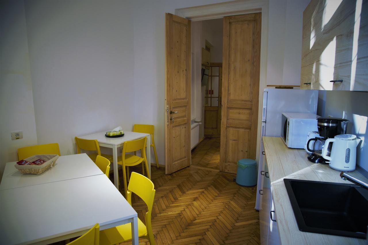 Hostel Bread&Breakfast Bukarest Exterior foto